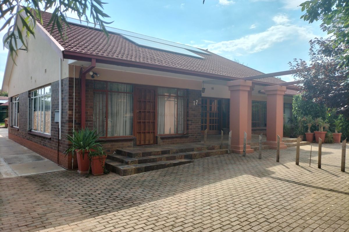 House For Sale in Adamayview - Photo 3