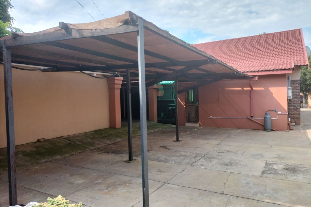 House For Sale in Adamayview - Photo 5