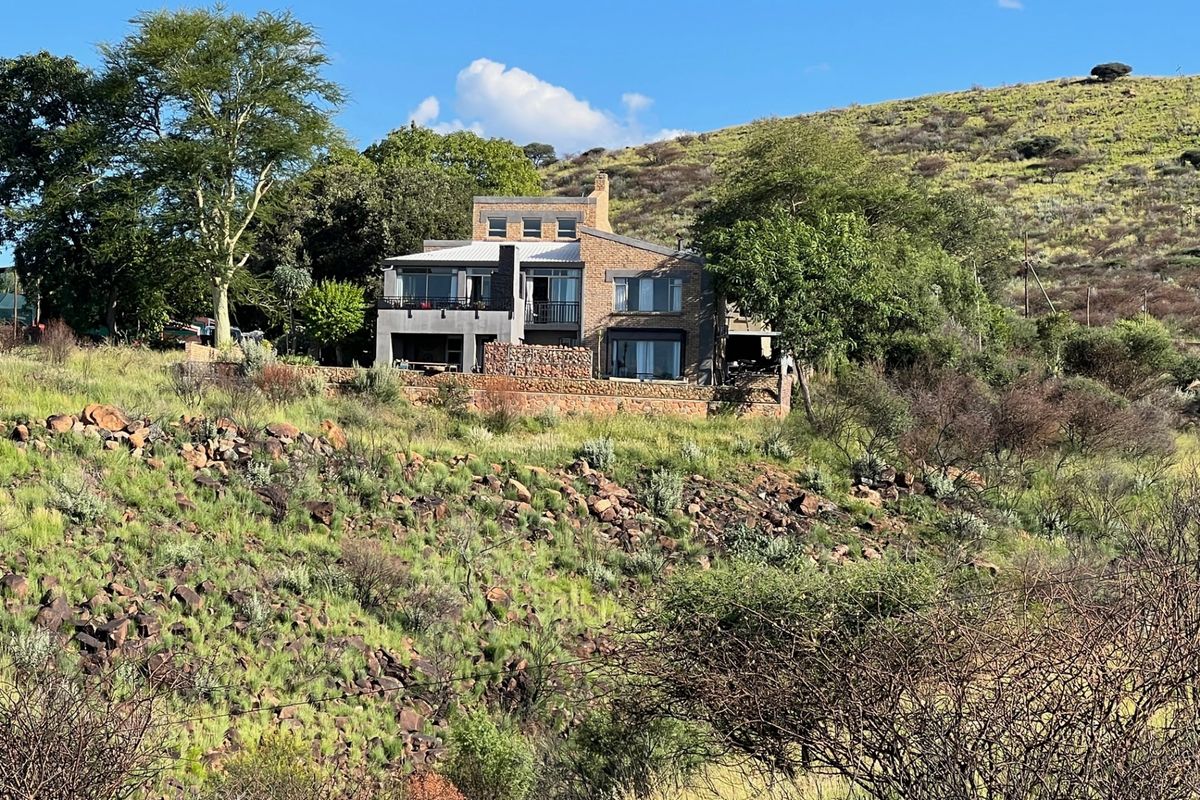 House For Sale in Vanderkloof - Photo 2