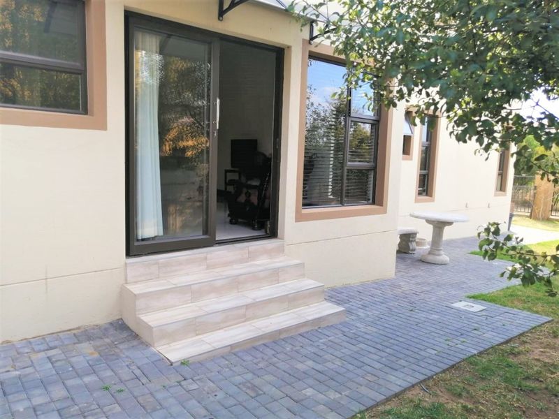 House To Rent in Blue Valley Golf Estate - Photo 8