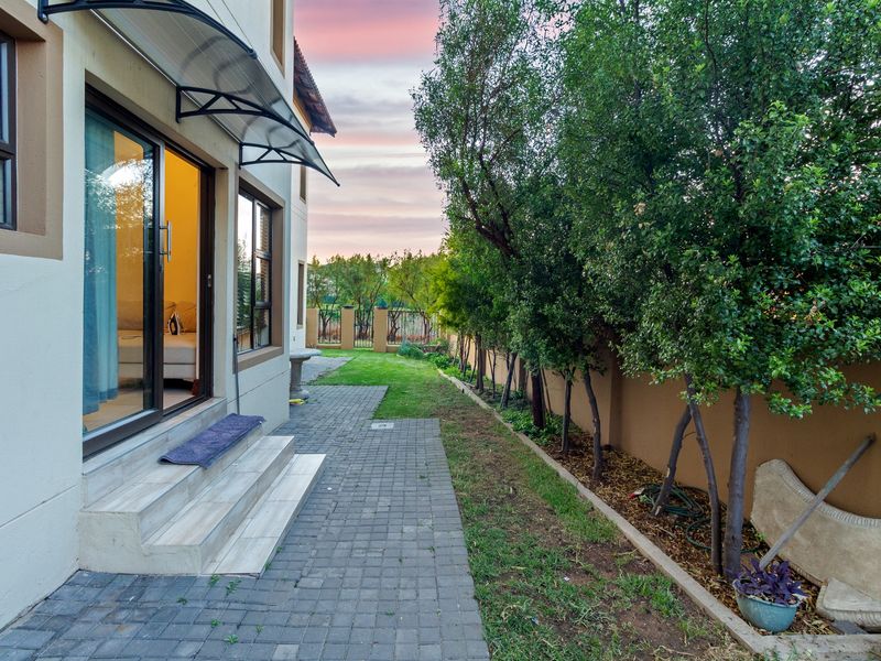 House To Rent in Blue Valley Golf Estate - Photo 2