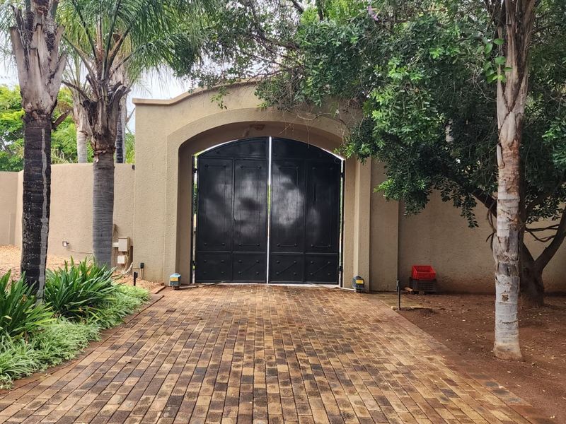 House For Sale in Broadlands - Photo 1