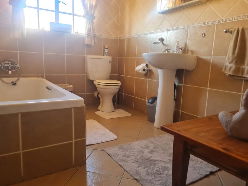 Townhouse For Sale in Meiringspark Ext 5 - Photo 9