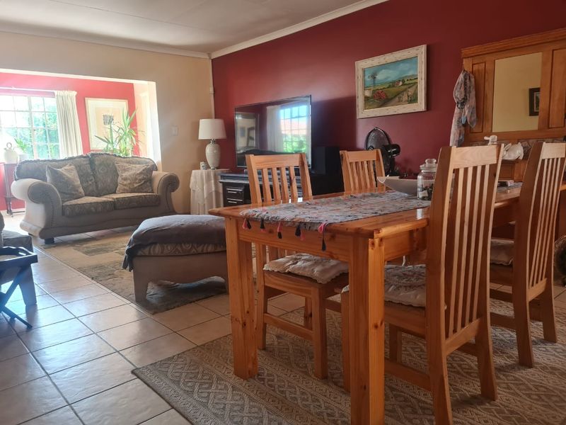 Townhouse For Sale in Meiringspark Ext 5 - Photo 4