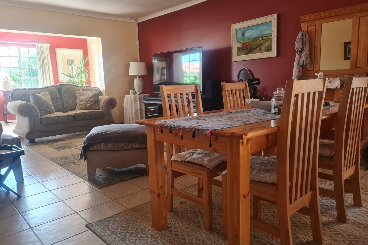 Townhouse For Sale in Meiringspark Ext 5 - Photo 4