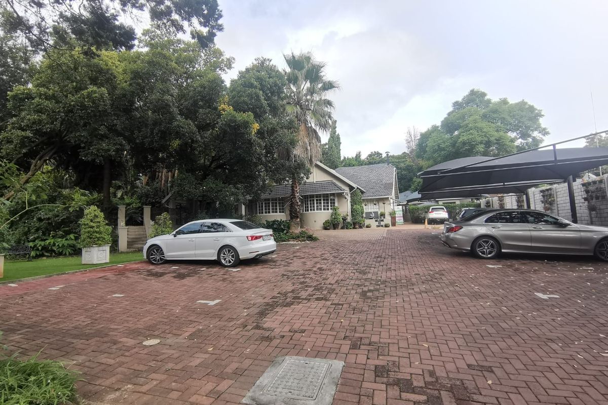 Commercial To Rent in Saxonwold - Photo 3