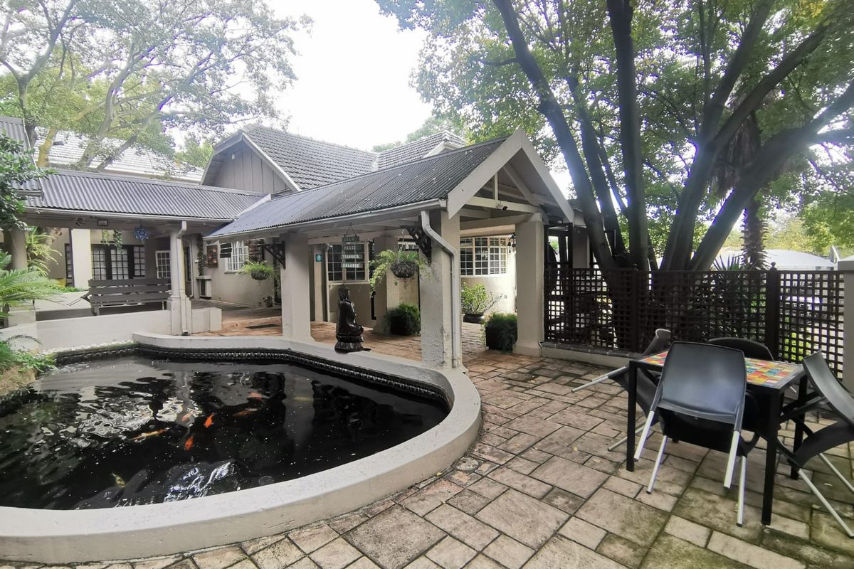 Commercial To Rent in Saxonwold - Photo 2