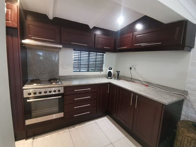 Commercial To Rent in Saxonwold - Photo 10