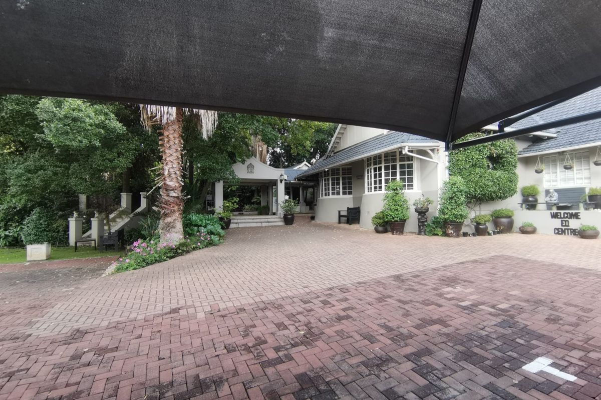 Commercial To Rent in Saxonwold - Photo 4