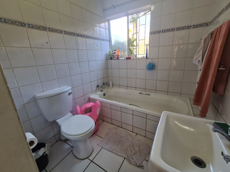 Townhouse For Sale in Bendor - Photo 8