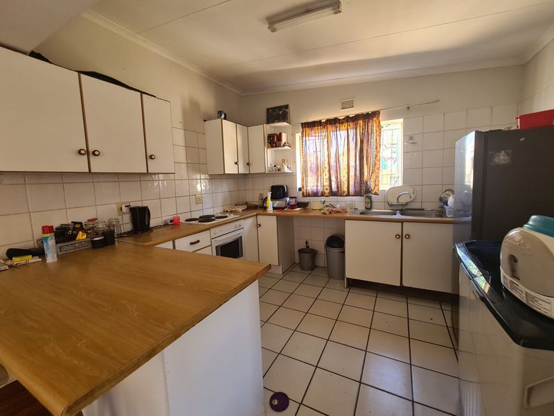 Townhouse For Sale in Bendor - Photo 6