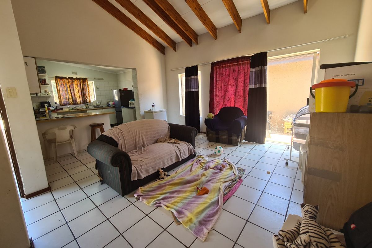 Townhouse For Sale in Bendor - Photo 4