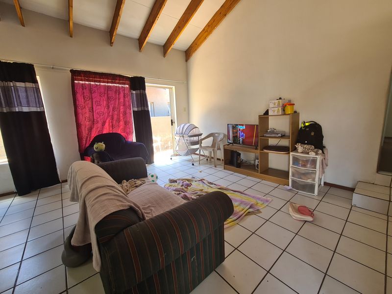 Townhouse For Sale in Bendor - Photo 3