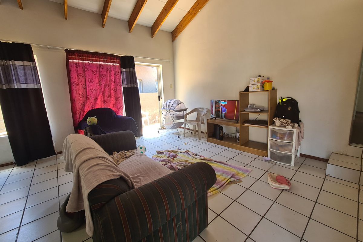 Townhouse For Sale in Bendor - Photo 3