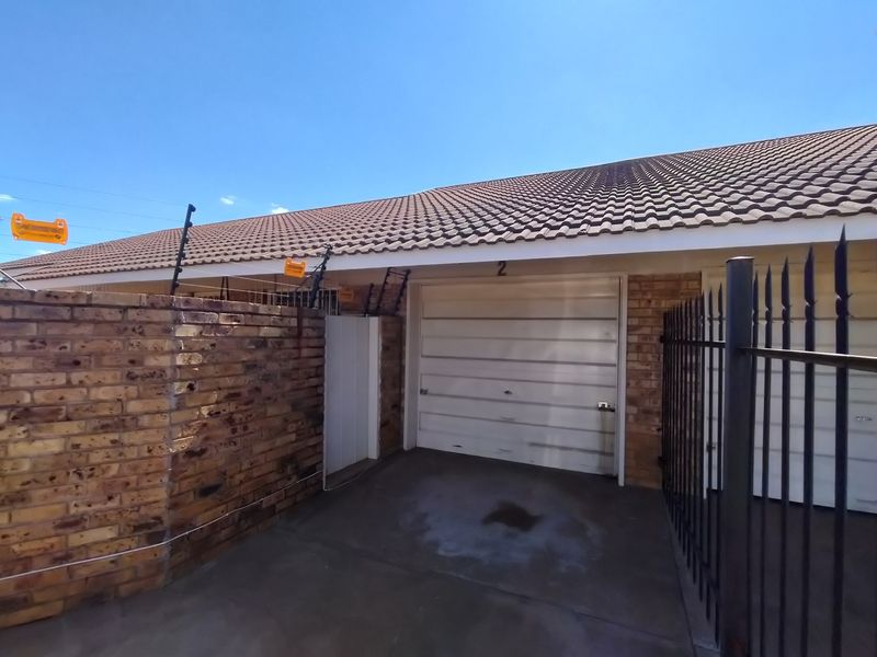 House For Sale in Stilfontein Ext 4 - Photo 2