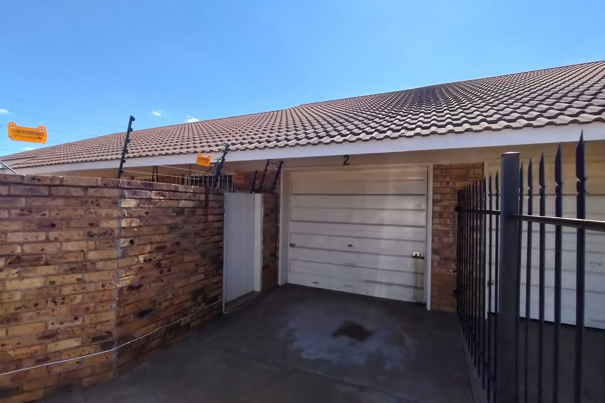 House For Sale in Stilfontein Ext 4 - Photo 2