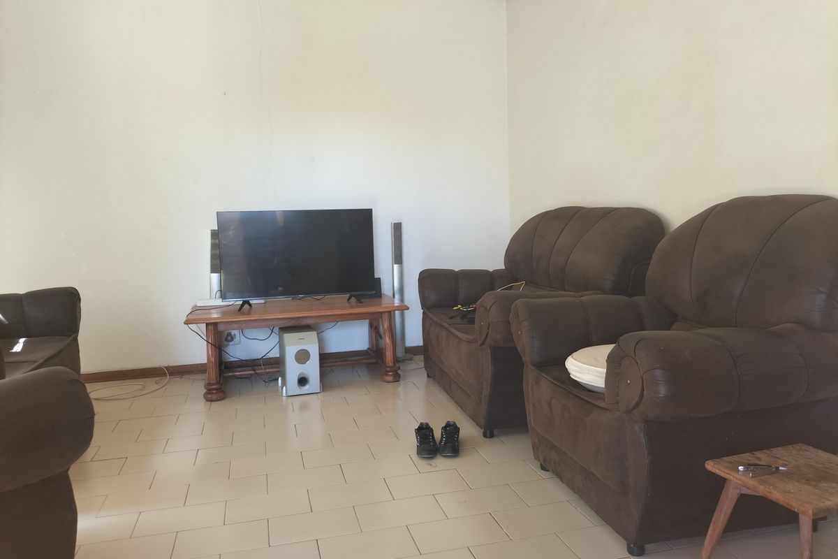 House For Sale in Stilfontein Ext 4 - Photo 5
