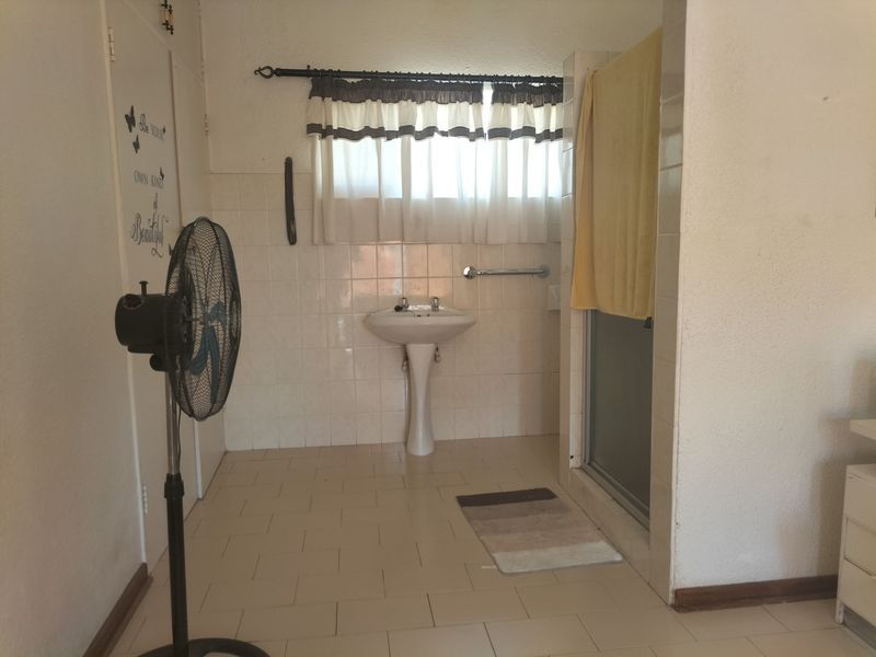 House For Sale in Stilfontein Ext 4 - Photo 10