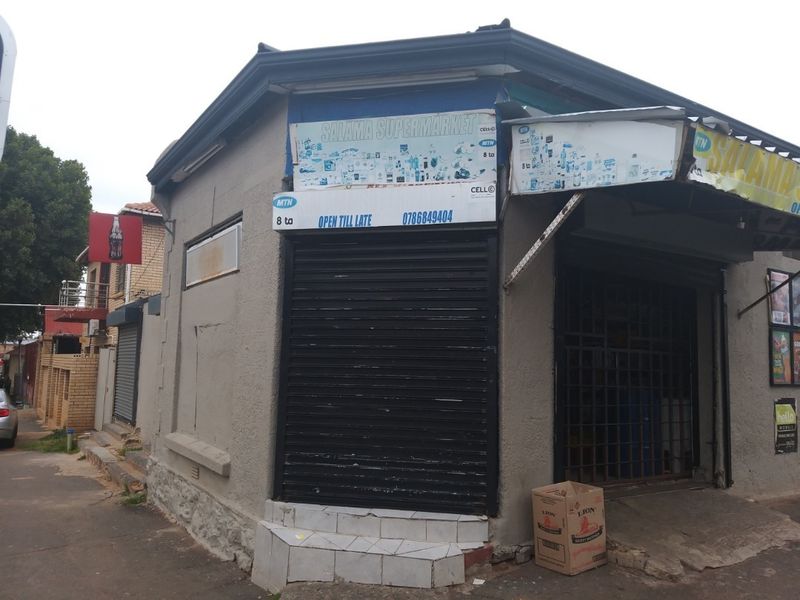 House For Sale in Mayfair - Photo 2