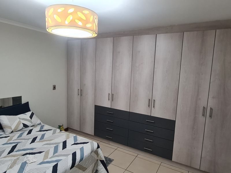 Townhouse For Sale in Bendor - Photo 7