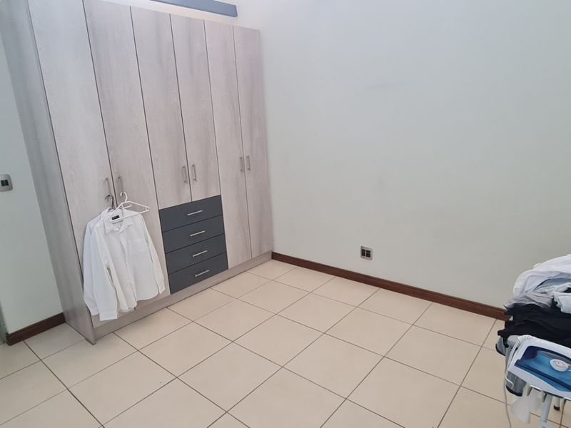 Townhouse For Sale in Bendor - Photo 10