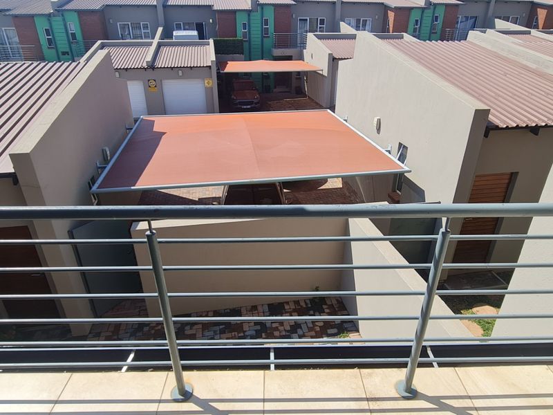 Townhouse For Sale in Bendor - Photo 4