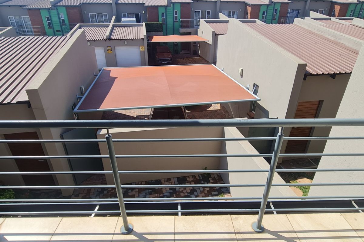 Townhouse For Sale in Bendor - Photo 4