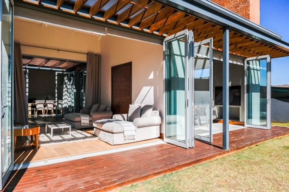 House For Sale in Dullstroom Central - Photo 2