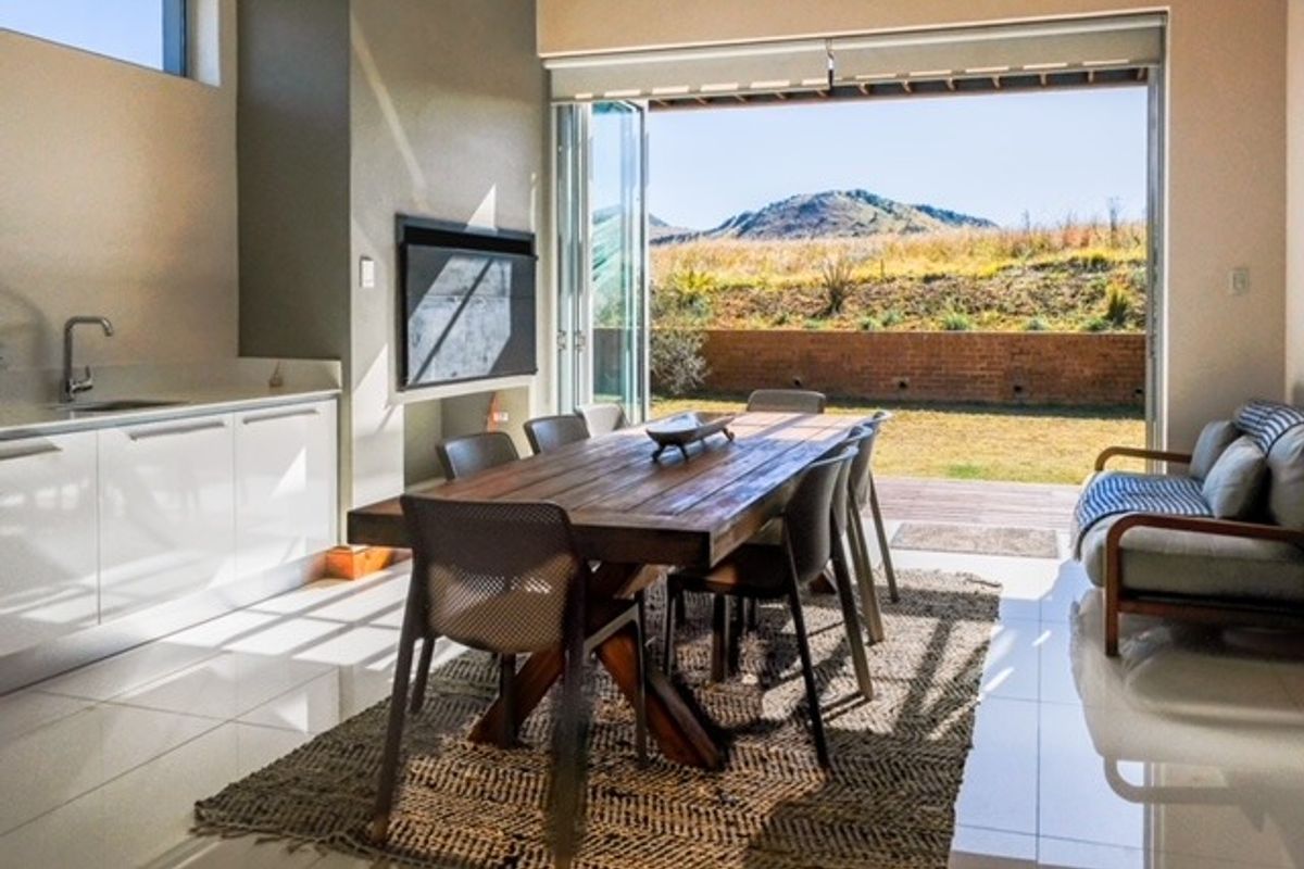 House For Sale in Dullstroom Central - Photo 3