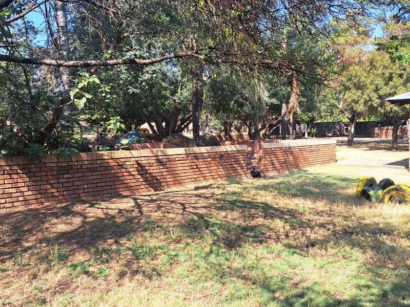 Retail For Sale in Ivy Park - Photo 3