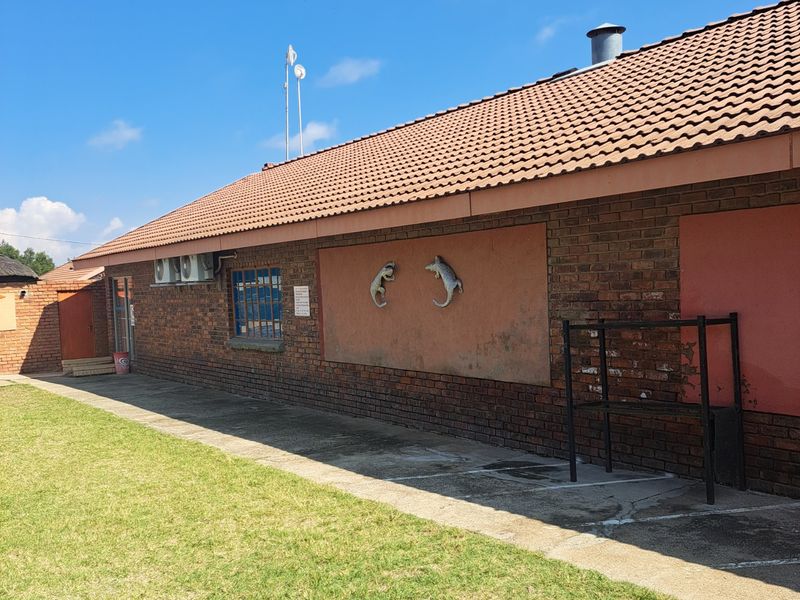 Retail For Sale in Ivy Park - Photo 7