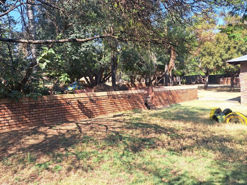 Retail For Sale in Ivy Park - Photo 4