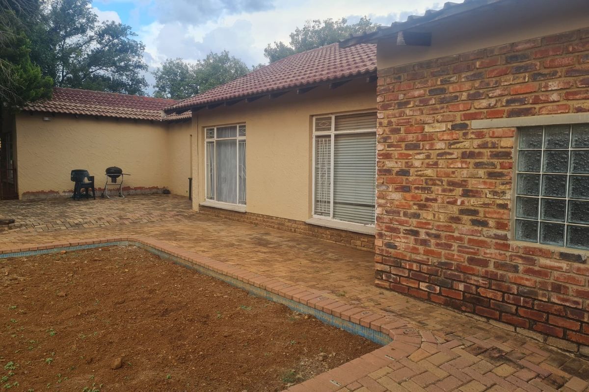 House For Sale in Meiringspark - Photo 2