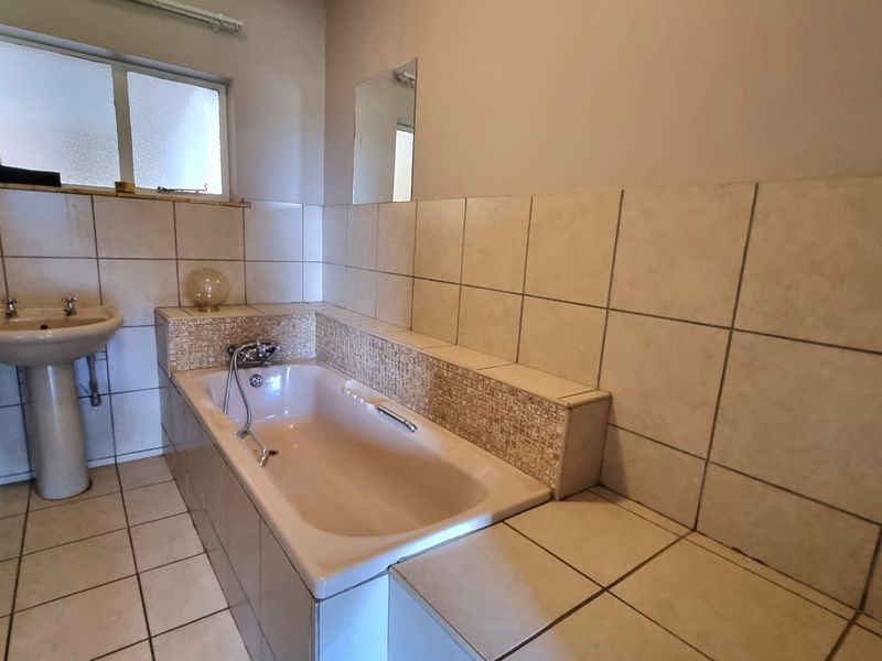 House For Sale in Ventersdorp Central - Photo 9
