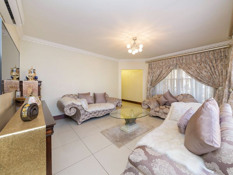 House For Sale in Raslouw Glen - Photo 8