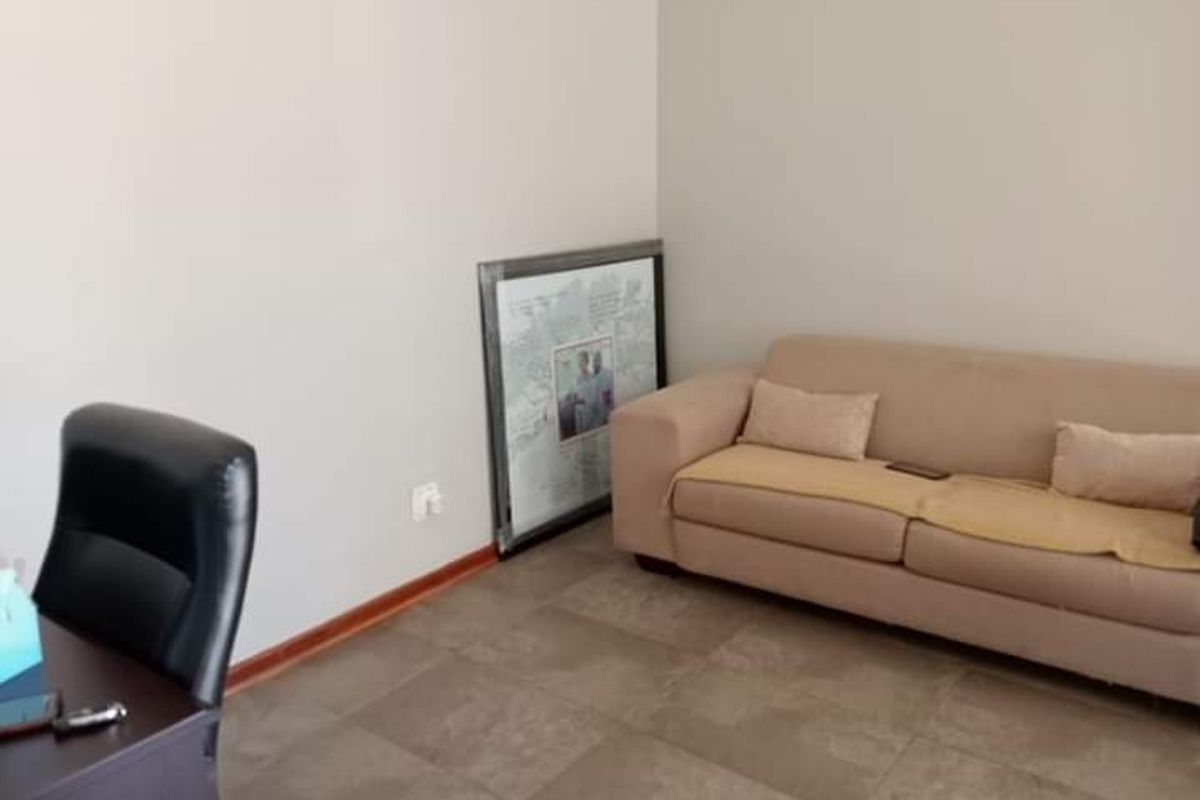 House For Sale in Kuruman Central - Photo 2