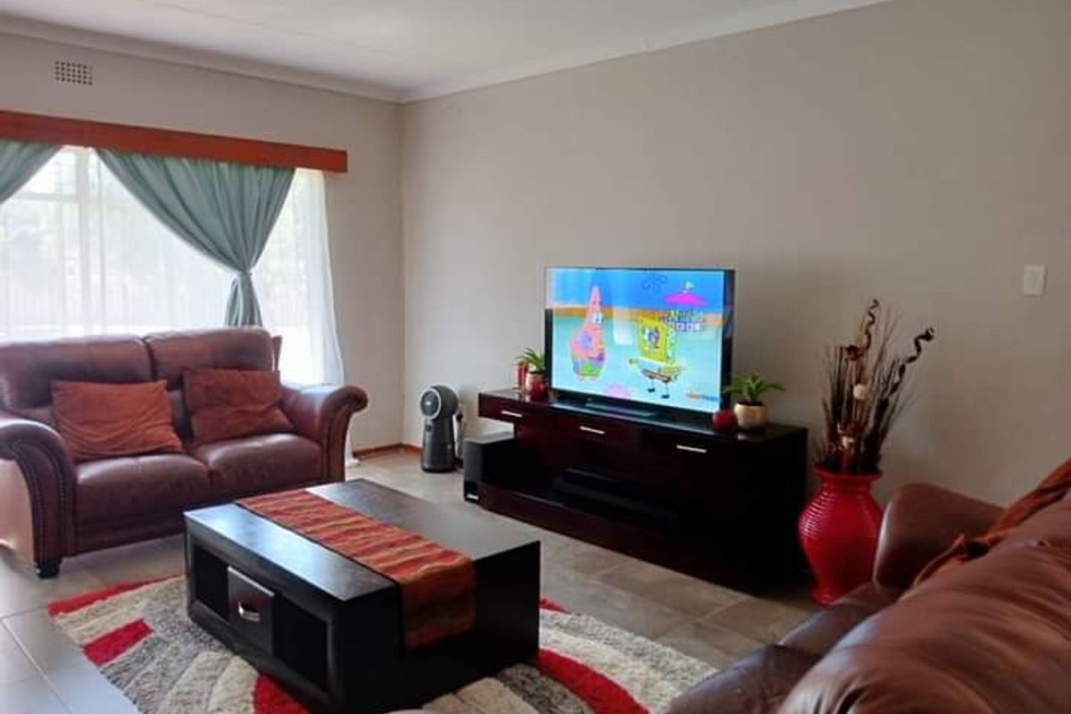 House For Sale in Kuruman Central - Photo 3