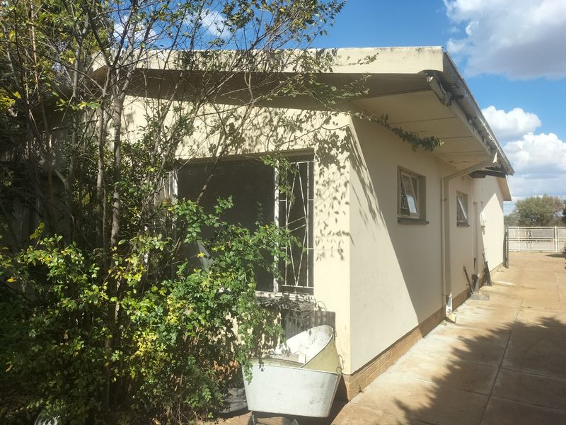 House For Sale in Meiringspark - Photo 2