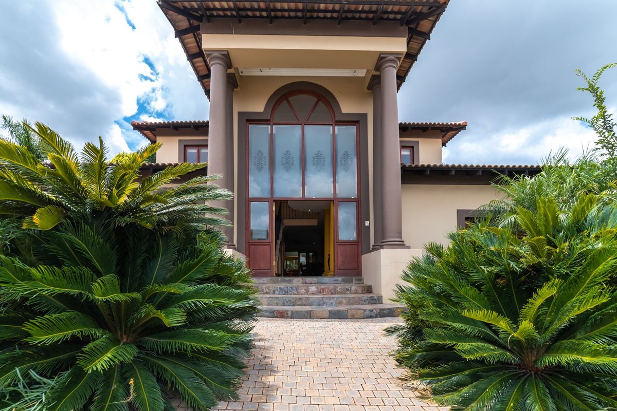 House For Sale in Blue Valley Golf Estate - Photo 2