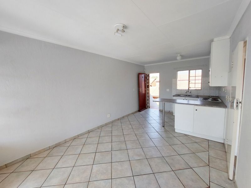 Apartment For Sale in Highveld - Photo 5