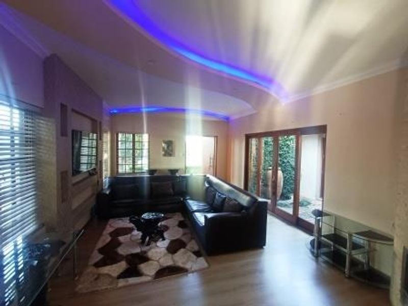 House For Sale in Stone Ridge - Photo 3