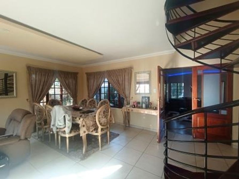 House For Sale in Stone Ridge - Photo 7