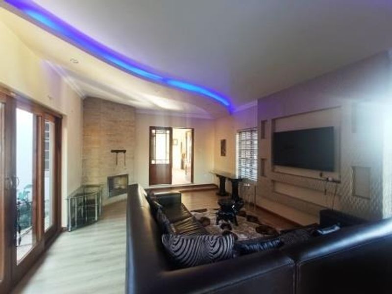 House For Sale in Stone Ridge - Photo 4