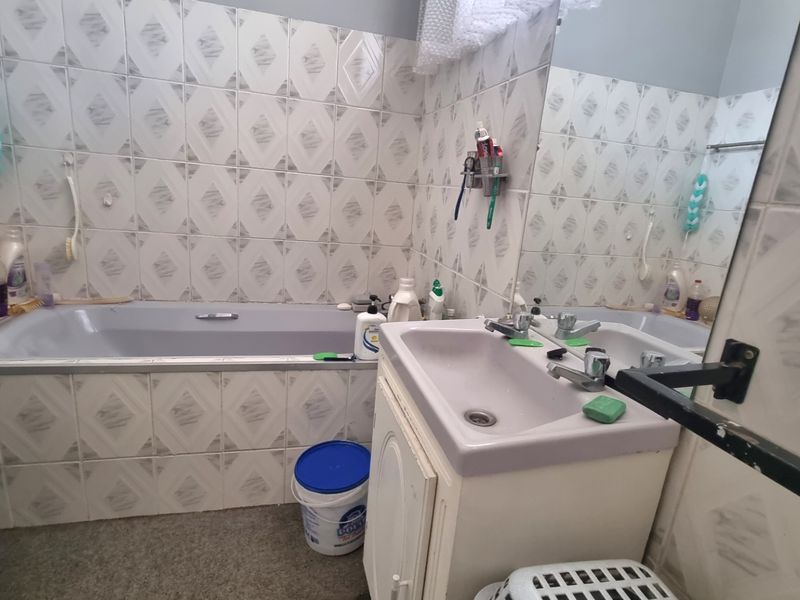 House For Sale in Stilfontein Ext 1 - Photo 5