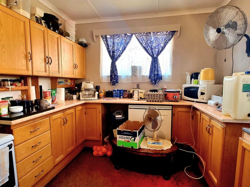 House For Sale in Stilfontein Ext 1 - Photo 3