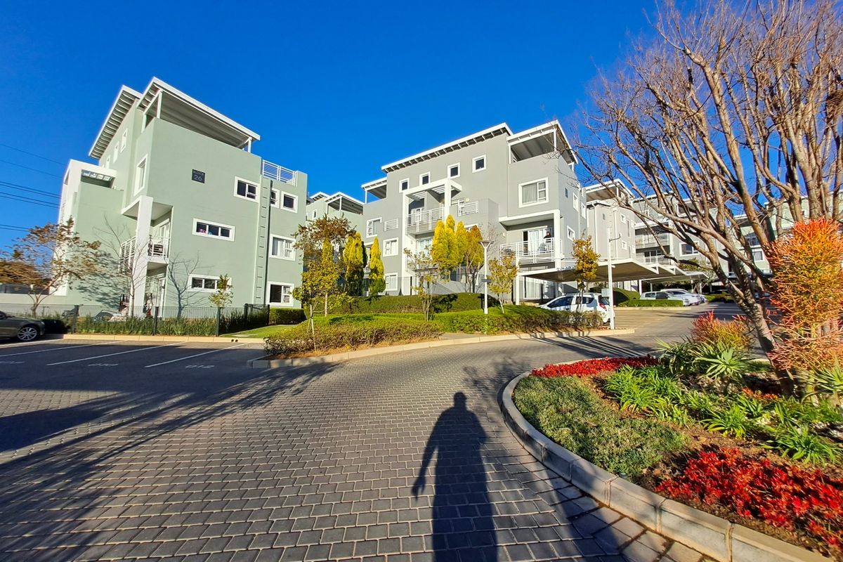 Apartment For Sale in Paulshof - Photo 2