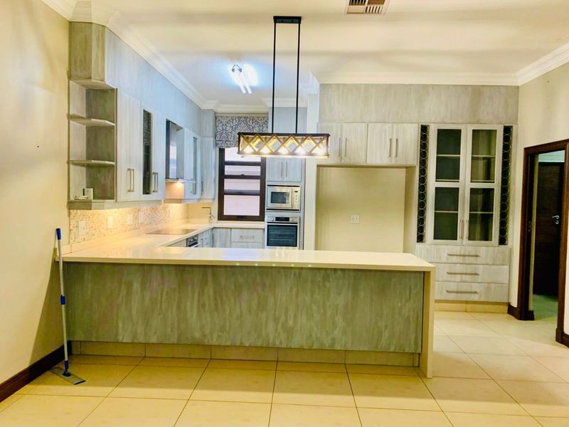 House To Rent in Lombardy Estate - Photo 4