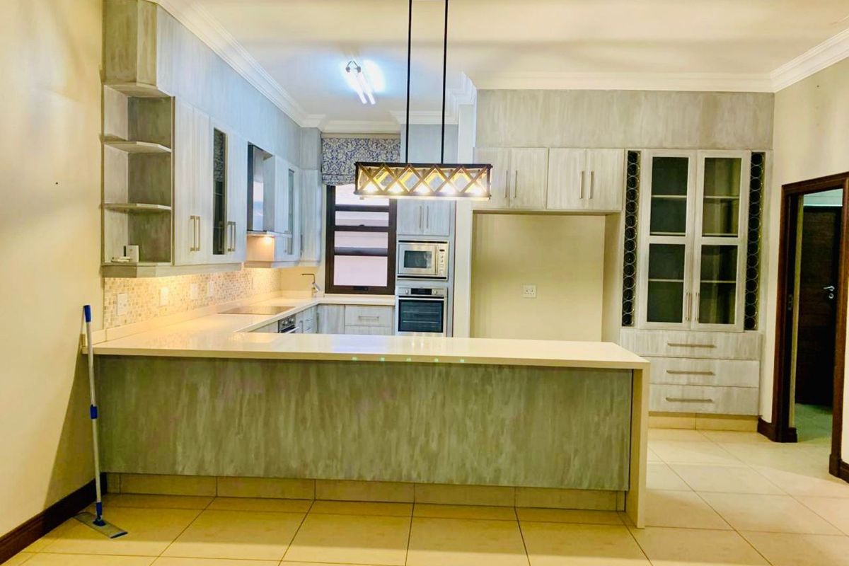 House To Rent in Lombardy Estate - Photo 4