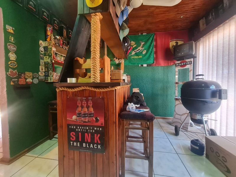 House For Sale in Meiringspark Ext 4 - Photo 4