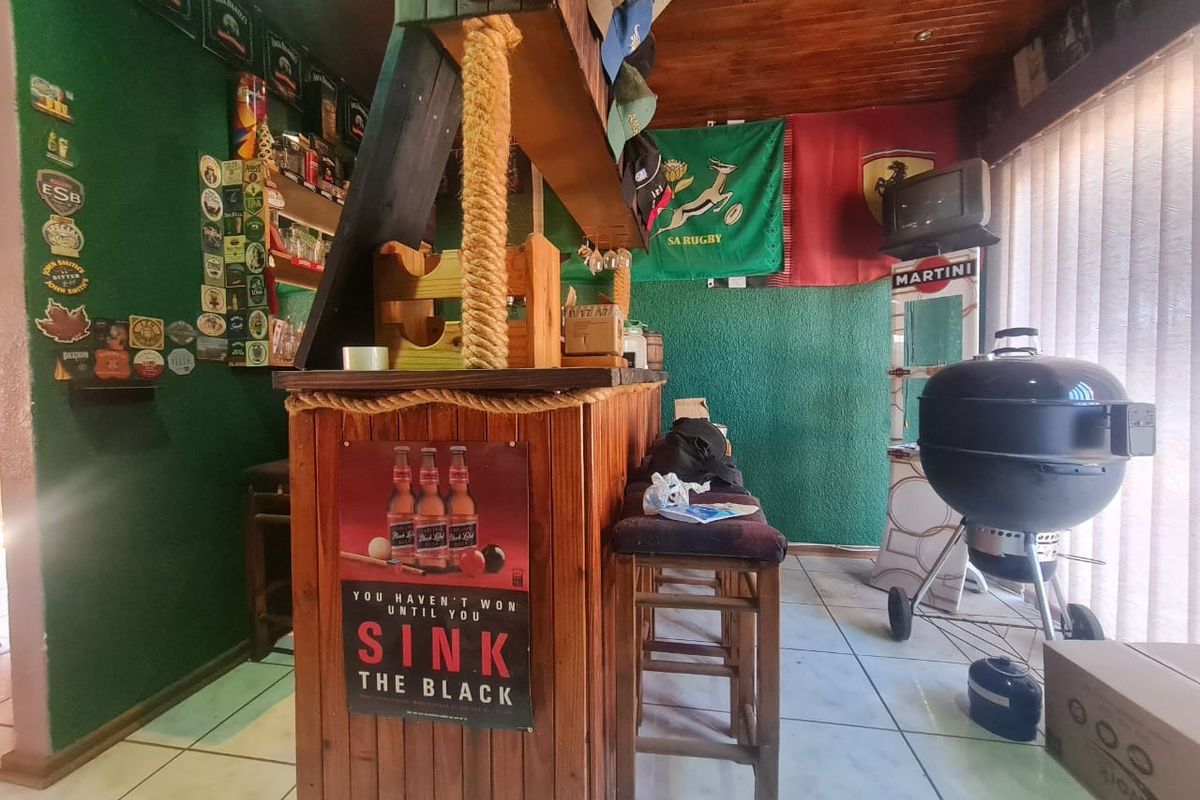 House For Sale in Meiringspark Ext 4 - Photo 4